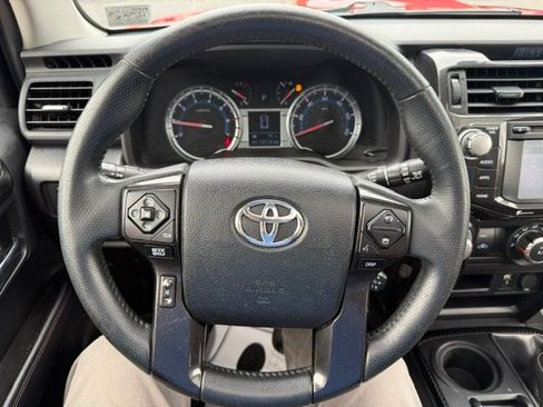 Used 2019 Toyota 4Runner TRD Off-Road Premium AWD/4WD image 11