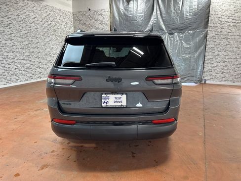 Used 2024 Jeep Grand Cherokee L Altitude image 6