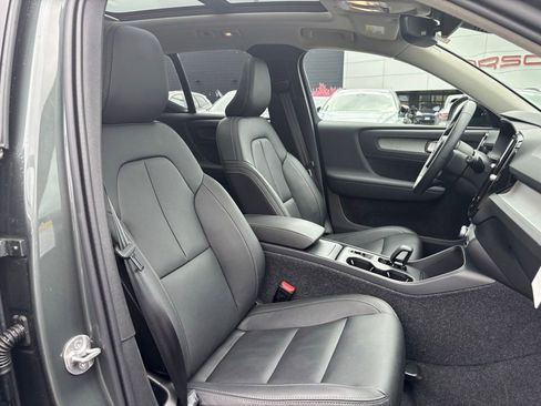 Certified 2026 Volvo XC40 B5 Core w/ Climate Package AWD/4WD image 18