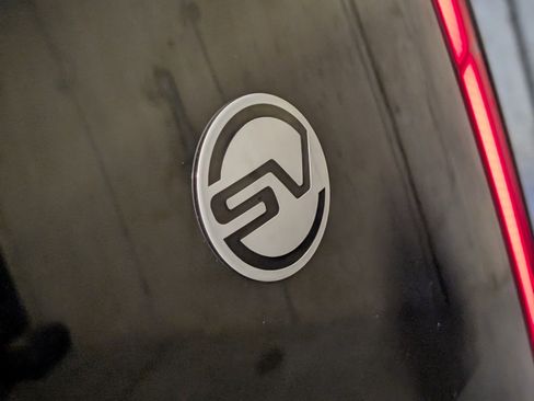 Used 2024 Land Rover Range Rover SV image 14