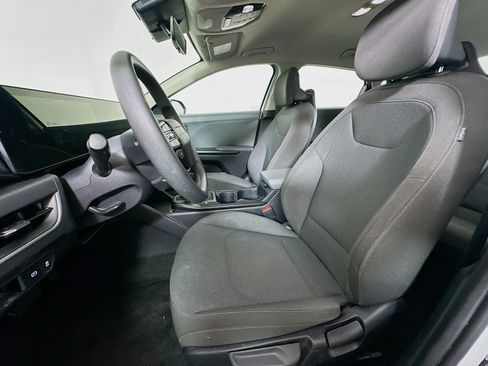 Used 2025 Kia K4 LXS image 13