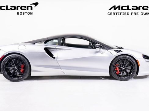 Used 2023 McLaren Artura RWD image 6