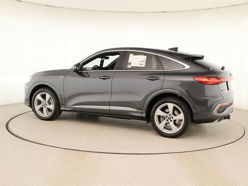 New 2025 Audi Q5 Prestige image 3