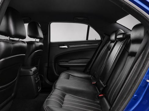 Used 2019 Chrysler 300 S RWD image 17