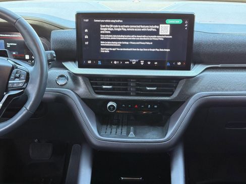 Certified 2025 Ford Explorer Platinum RWD image 26