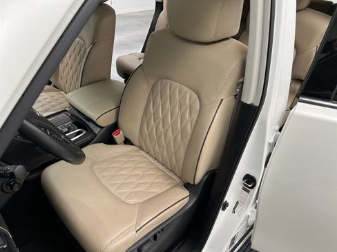 Used 2022 Nissan Armada Platinum w/ Captain's Chairs Package RWD image 11