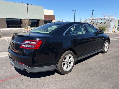 Used 2017 Ford Taurus SE FWD image 5