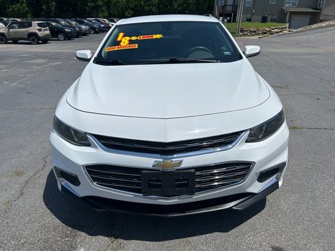 Used 2018 Chevrolet Malibu LT FWD image 3