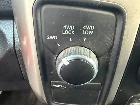 Used 2013 RAM 2500 SLT w/ Luxury Group image 22