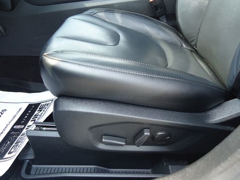 Used 2020 Ford Edge Titanium AWD/4WD image 22