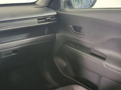 Used 2024 Hyundai Kona SE FWD image 19