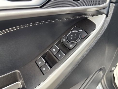 Used 2022 Ford Explorer XLT image 22