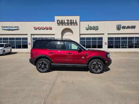 Used 2025 Ford Bronco Sport Outer Banks AWD/4WD image 1