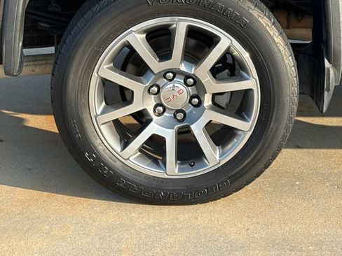 Used 2015 GMC Sierra 1500 Denali w/ Driver Alert Package AWD/4WD image 9