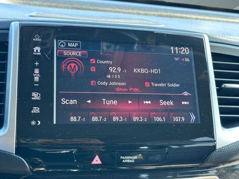 Used 2017 Honda Pilot Elite image 25