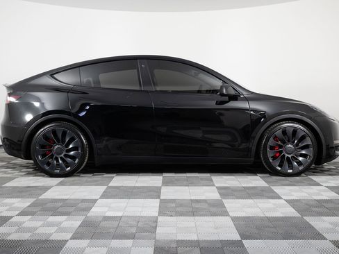 Used 2021 Tesla Model Y Performance image 9