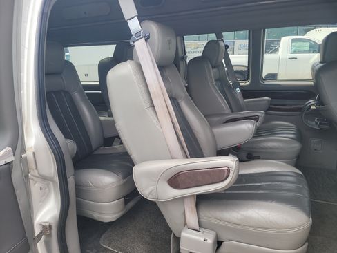 Used 2012 Chevrolet Express 2500 LT RWD image 8