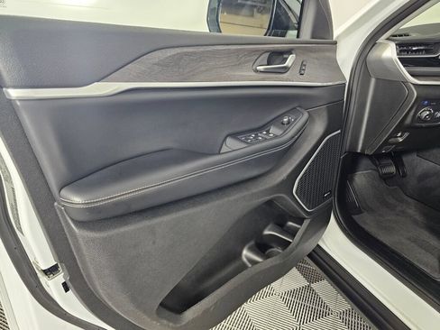 Used 2023 Jeep Grand Cherokee 4WD 4xe image 18