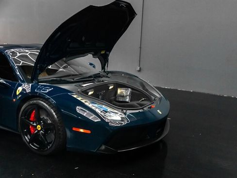 Used 2018 Ferrari 488 GTB RWD image 20