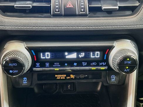 Used 2020 Toyota RAV4 XLE Premium FWD image 14
