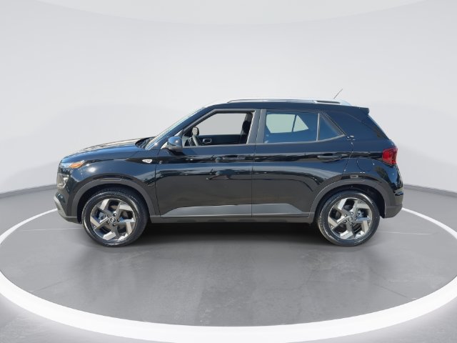 Used 2026 Hyundai Venue SEL FWD image 5