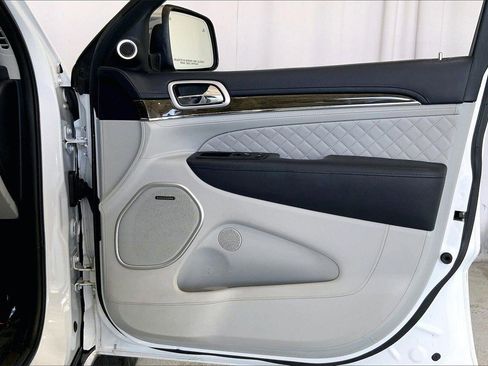 Used 2019 Jeep Grand Cherokee Summit image 26