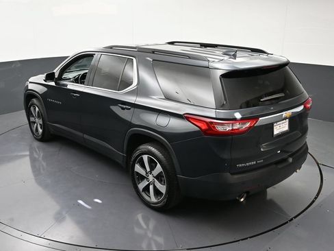 Used 2021 Chevrolet Traverse LT w/ LT Premium Package AWD/4WD image 18
