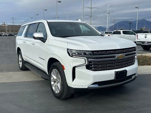 Used 2023 Chevrolet Suburban Premier AWD/4WD image 28