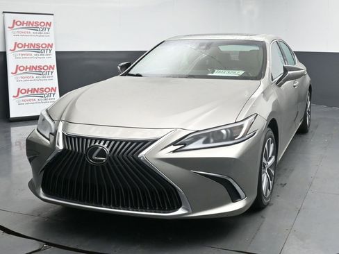 Used 2021 Lexus ES 350 w/ Accessory Package 2 image 4