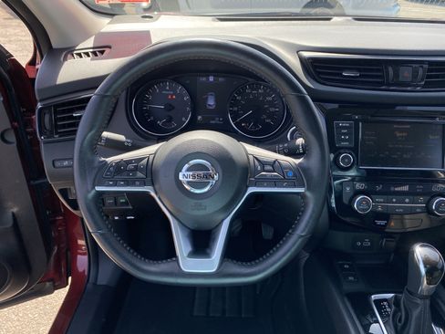 Used 2022 Nissan Rogue Sport SL AWD/4WD image 11