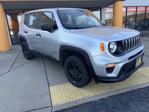 Used 2021 Jeep Renegade Sport image 3