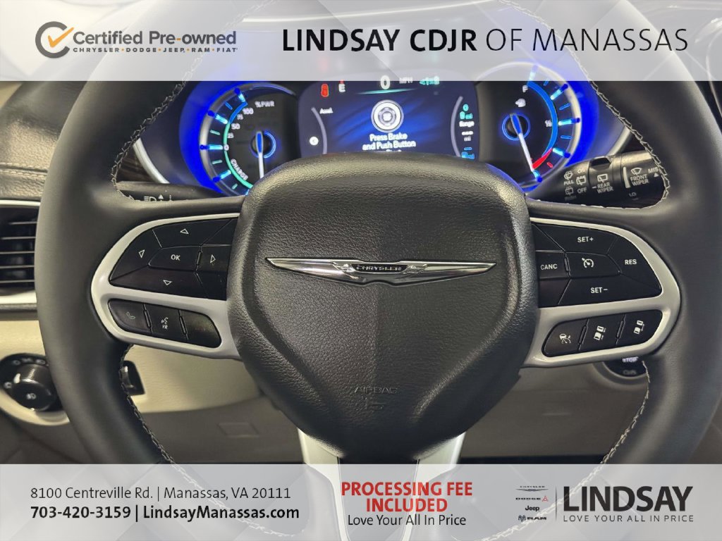 Used 2023 Chrysler Pacifica Limited FWD image 26