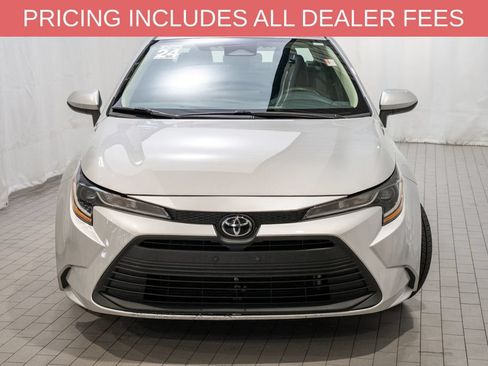 Used 2024 Toyota Corolla LE FWD image 2