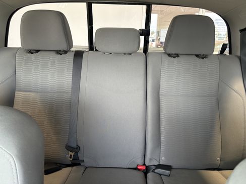 Used 2017 Toyota Tacoma SR5 image 18