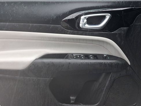 Used 2023 Jeep Compass Limited image 13