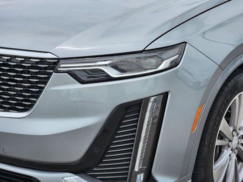 Used 2024 Cadillac XT6 Premium Luxury image 10