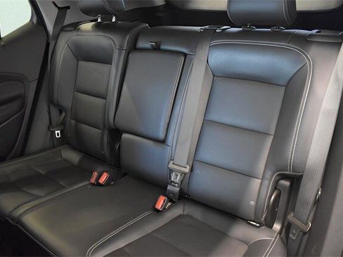 Used 2024 GMC Terrain SLT w/ Elevation Edition image 7