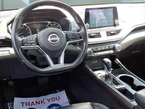 Used 2024 Nissan Altima 2.5 SR FWD image 12