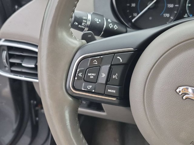 Used 2018 Jaguar XE Premium AWD/4WD image 20