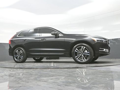 Used 2020 Volvo XC60 T8 Momentum image 29