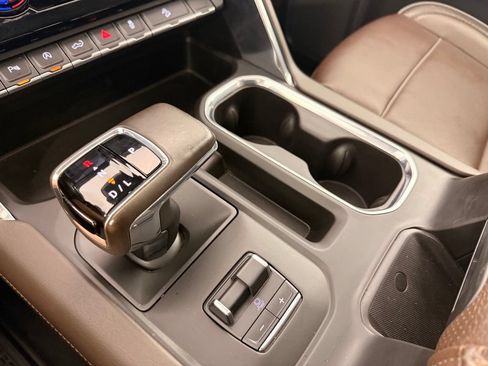 Used 2025 GMC Sierra 1500 Denali AWD/4WD image 43