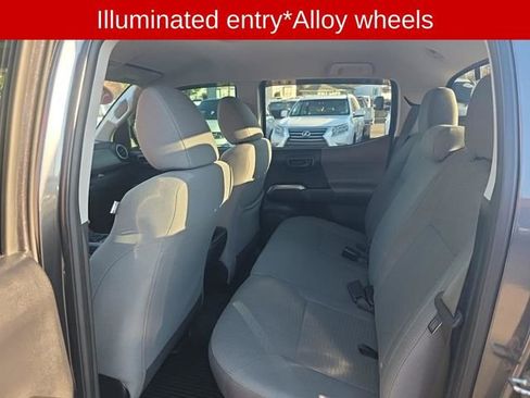 Used 2019 Toyota Tacoma SR5 AWD/4WD image 11