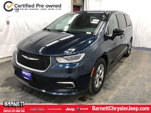 Certified 2024 Chrysler Pacifica Limited w/ Trailer Tow Group FWD image 1