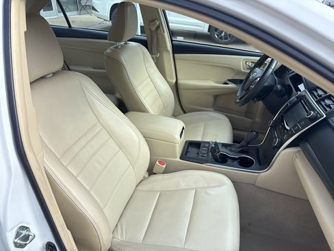 Used 2017 Toyota Camry XLE image 32