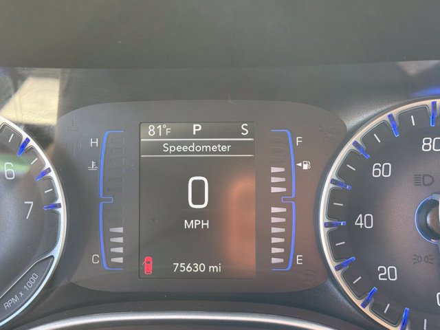 Used 2022 Chrysler Voyager LX FWD image 29