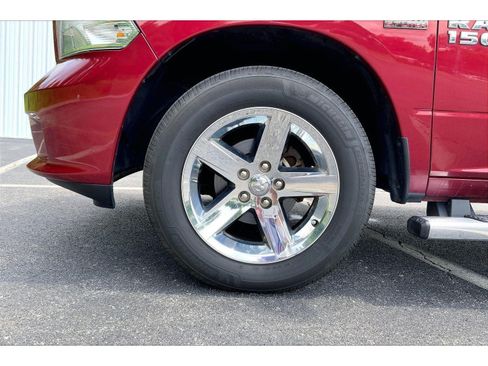 Used 2015 RAM 1500 Express AWD/4WD image 9