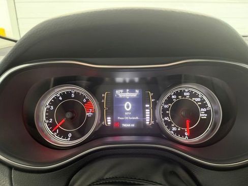Used 2021 Jeep Cherokee Latitude Plus AWD/4WD image 14