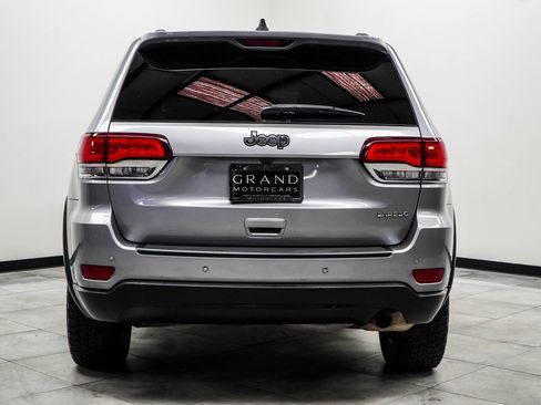 Used 2021 Jeep Grand Cherokee Laredo image 9