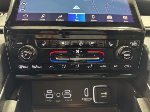 New 2024 Jeep Grand Cherokee Limited 4xe w/ Luxury Tech Group II image 34