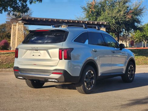 New 2026 Kia Sorento S image 5